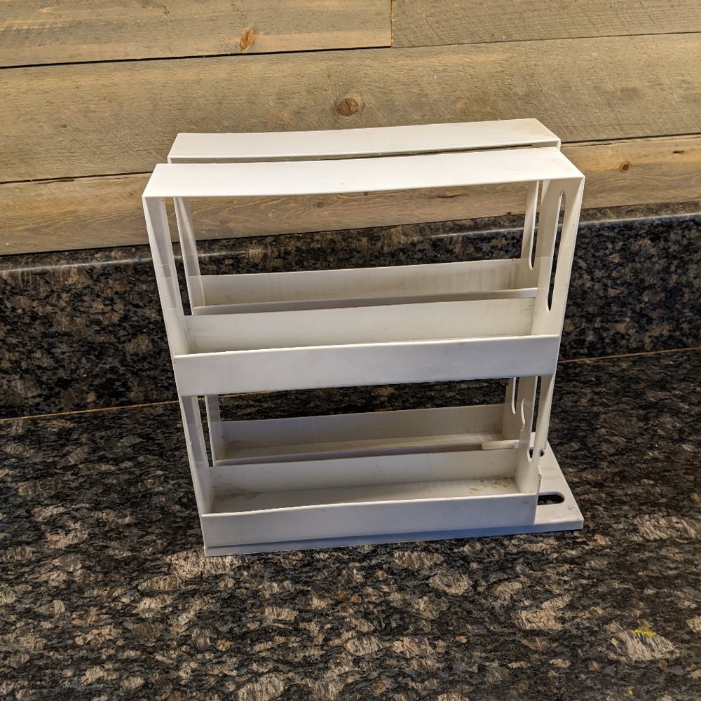 Space Saving Spice Rack
